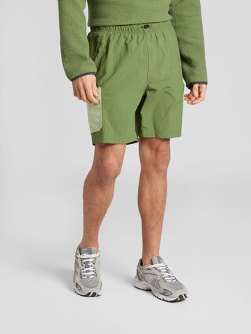 Regular Pantalon de sport COLUMBIA en vert : devant