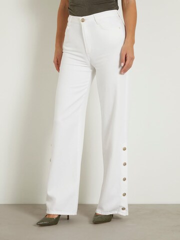 GUESS - Pierna ancha Vaquero en blanco