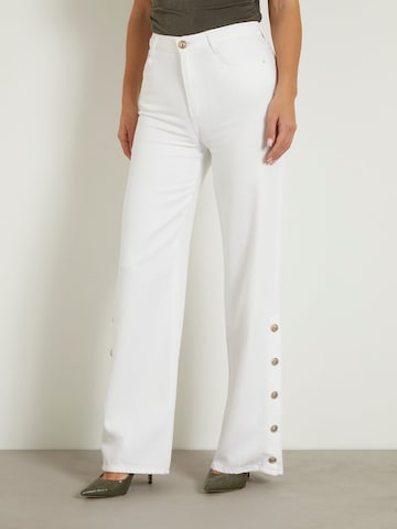 Wide leg Jeans di GUESS in bianco