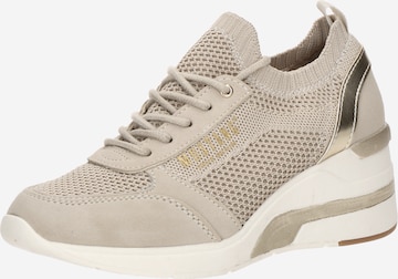 Baskets basses MUSTANG en beige : devant