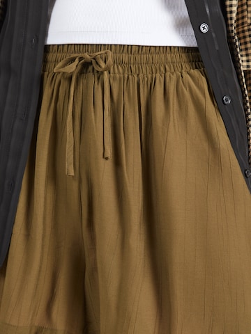 ABOUT YOU Loosefit Παντελόνι 'Josina' σε πράσινο