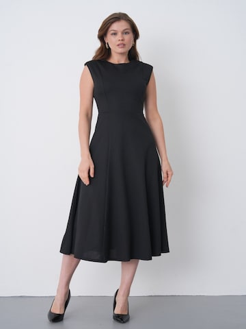 WOMAN VISION Kleid in Schwarz: Vorderseite