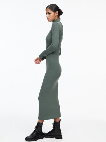 Pull&Bear Šaty - Zelená