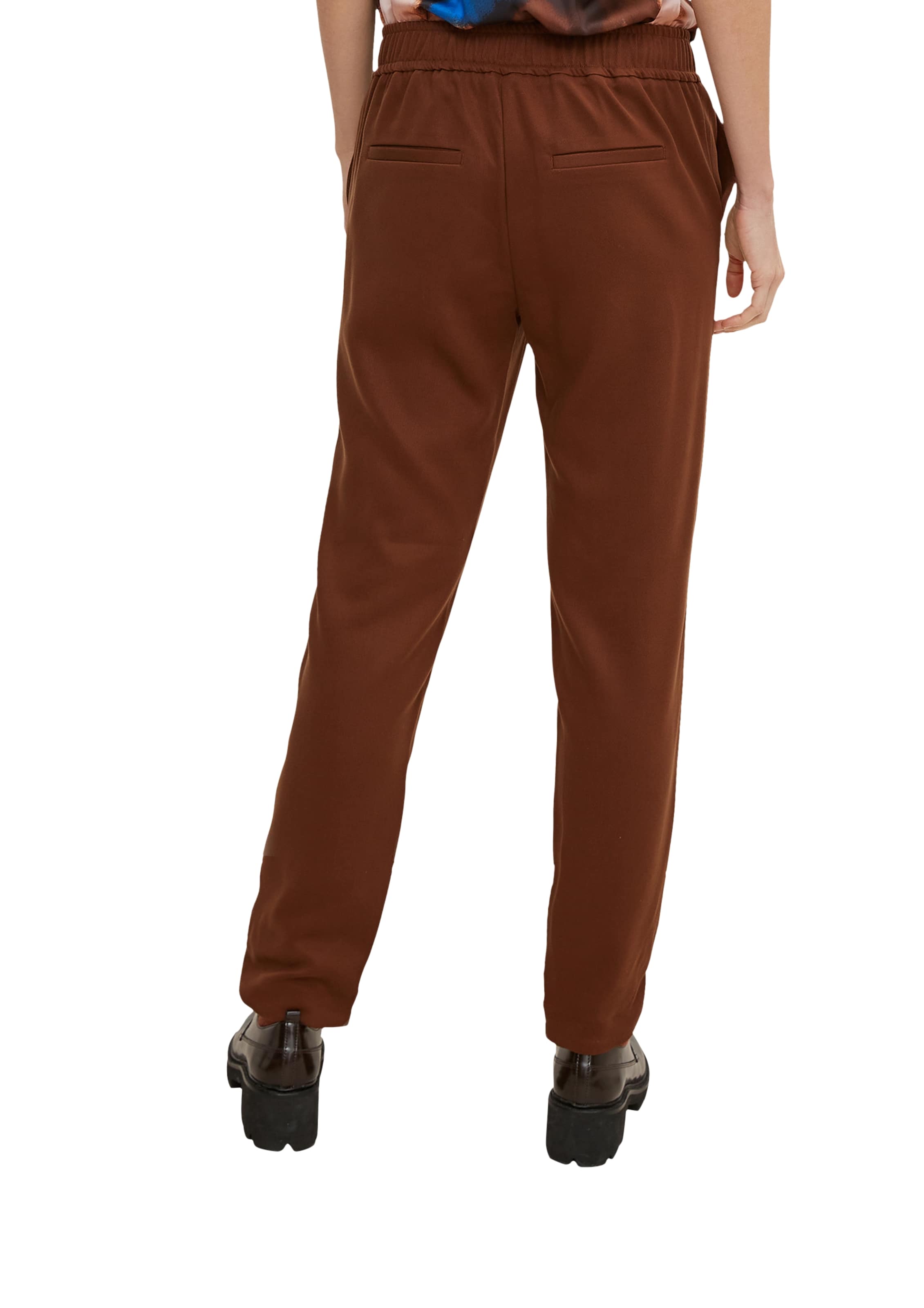 Effilé Pantalon chino COMMA en marron