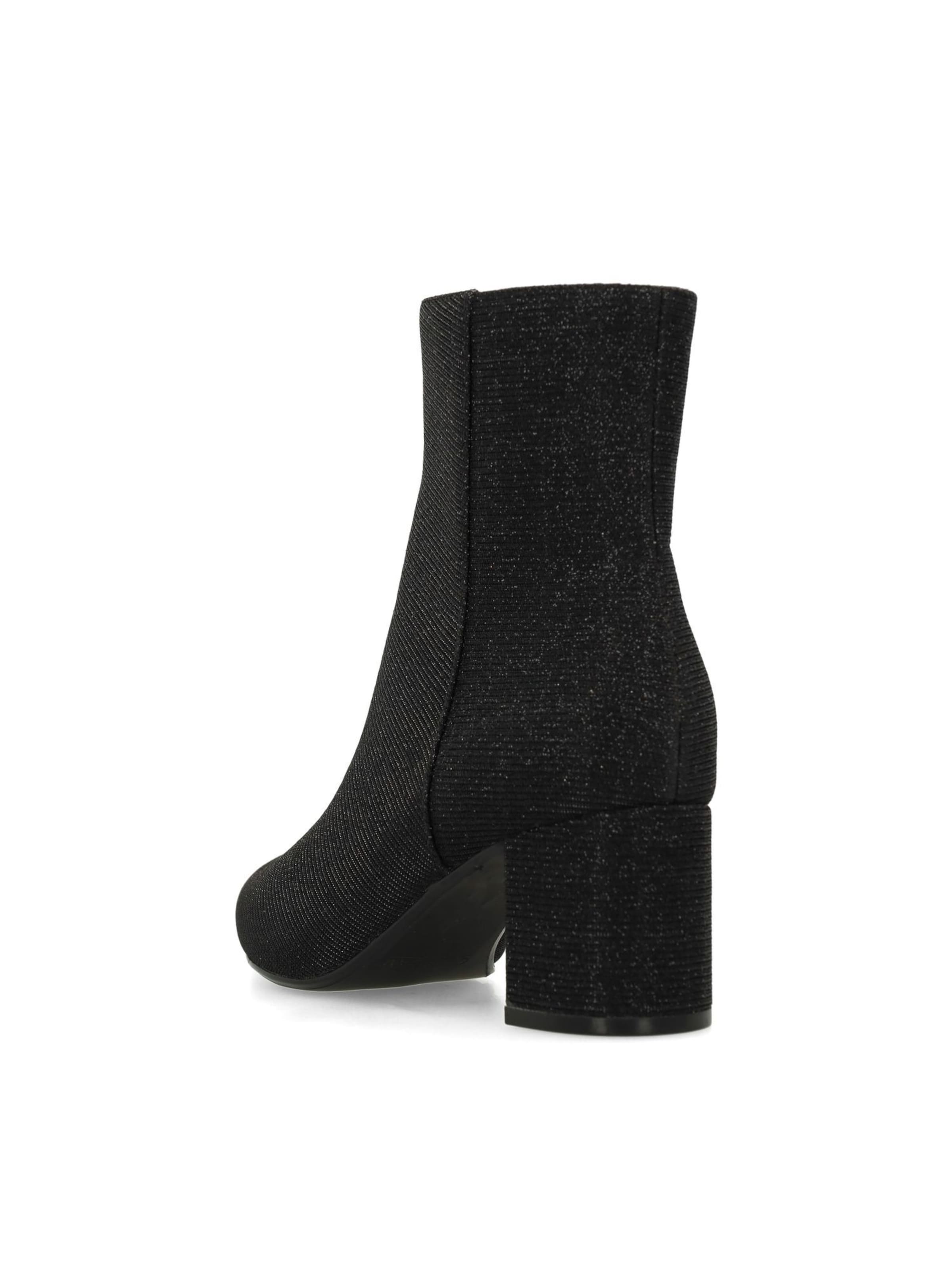 MANFIELD Ankle Boots in Black