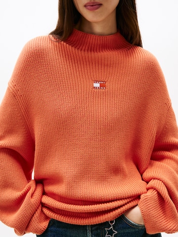Pullover di Tommy Jeans in arancione