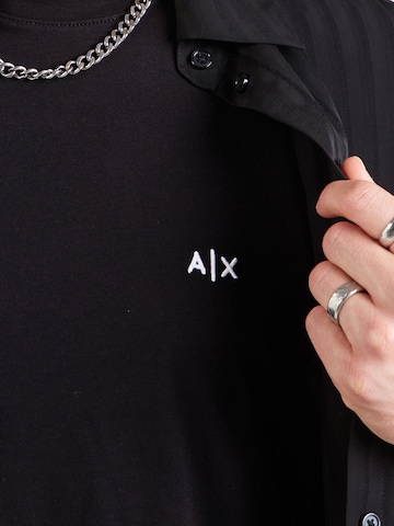 ARMANI EXCHANGE T-shirt i svart