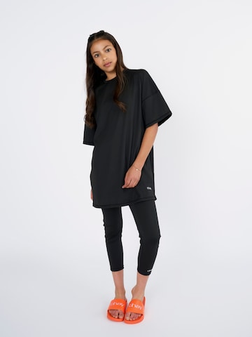 Chay Urheilullinen uima-asu ''Chay Sea Active Black Kids Burkini Swimset sport'' värissä musta: etupuoli