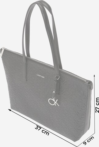 Calvin Klein Shopper in Schwarz