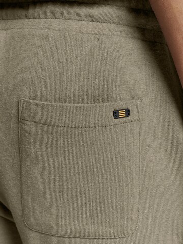 No Excess Regular Pants in Green