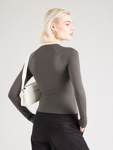 WEEKDAY Póló 'Elma' - szürke