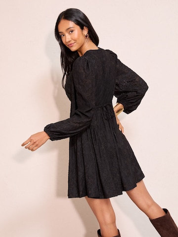 Friends Like These Коктейльное платье в Черный