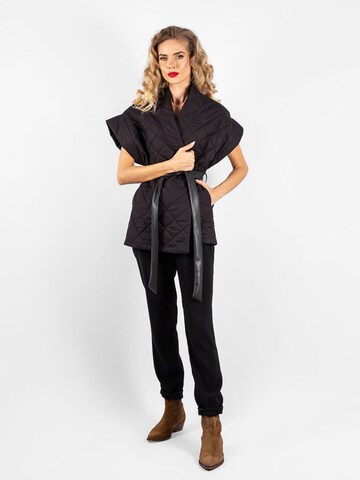 Couture de Marie Vest 'Minola' in Black
