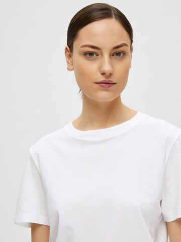 SELECTED FEMME - Camiseta 'SLFMY ESSENTIAL' en blanco