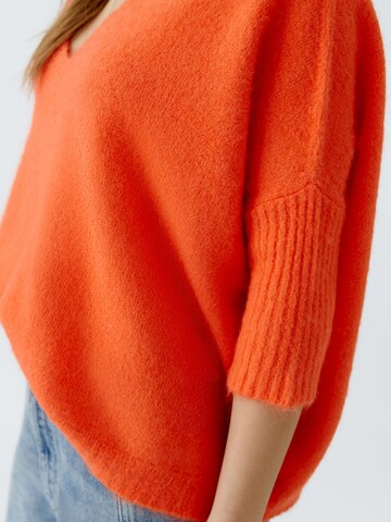 OUI Pullover in Orange