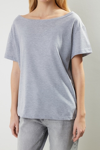 Trendyol T-Shirt in Grau