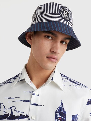 TOMMY HILFIGER Hat in Blue: front