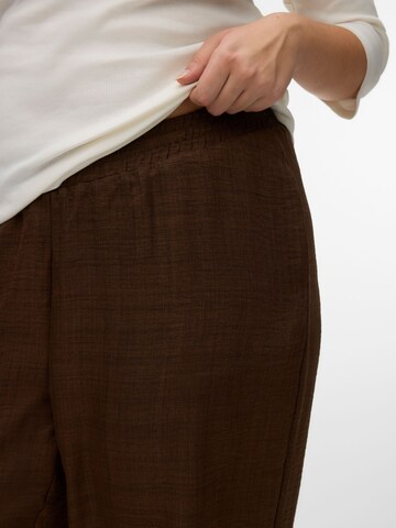 Vero Moda Curve Loosefit Broek 'VMLifina' in Bruin