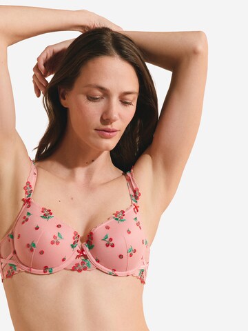 T-shirt Reggiseno 'Tomato Love' di ETAM in rosa
