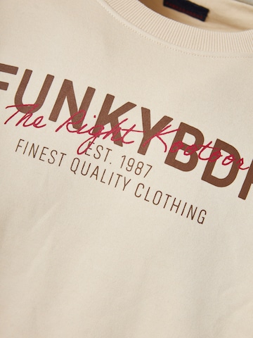 Funky Buddha Sweatshirt in Beige