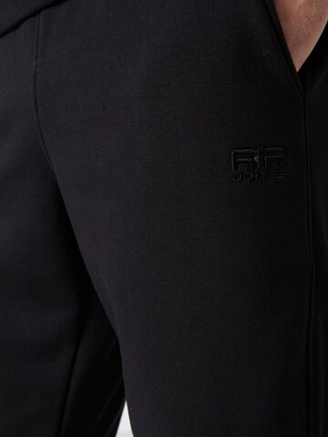 Completo per l'allenamento di Tommy Life in nero