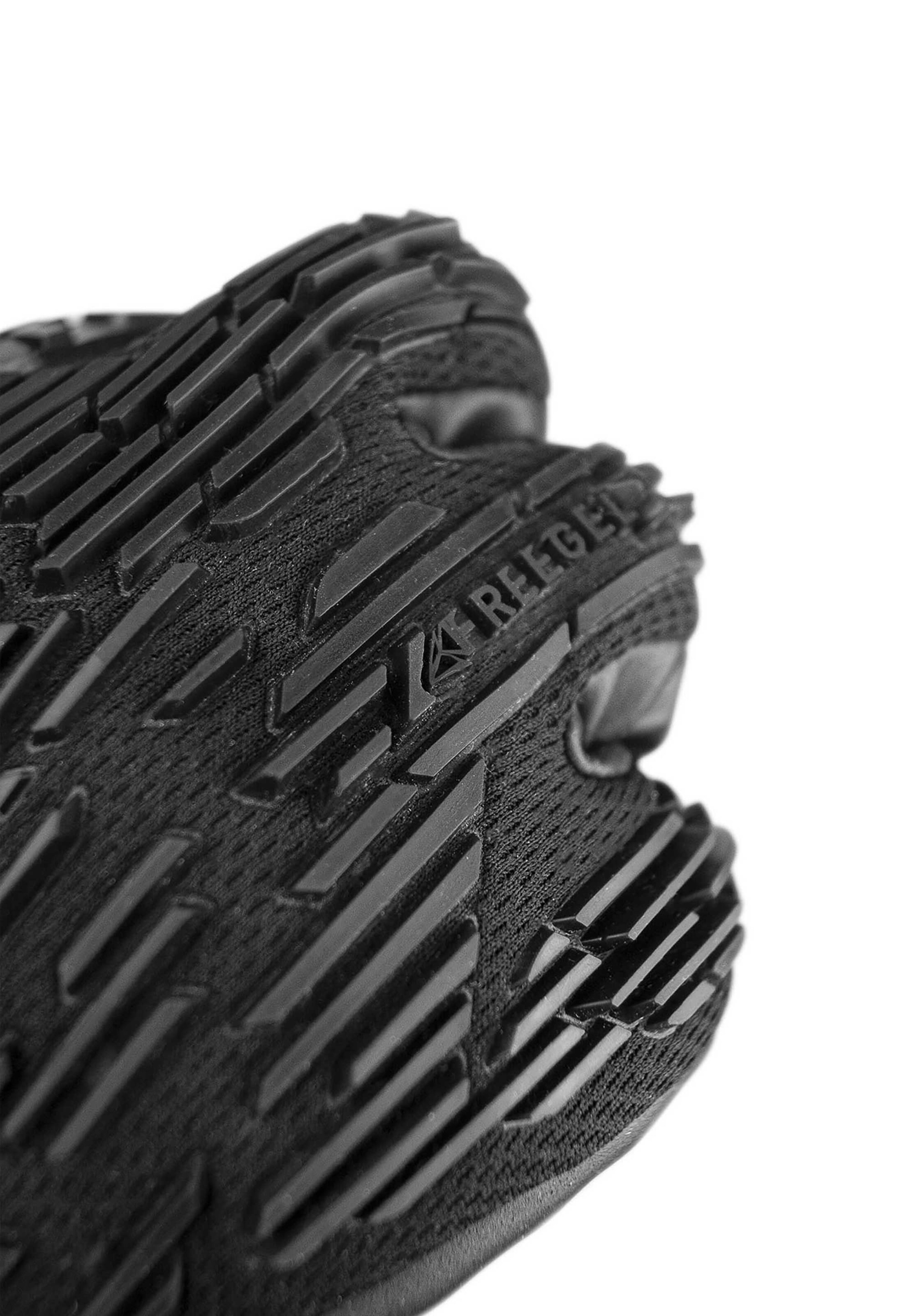 REUSCH Sports gloves 'Attrakt Freegel Infinity' in Black