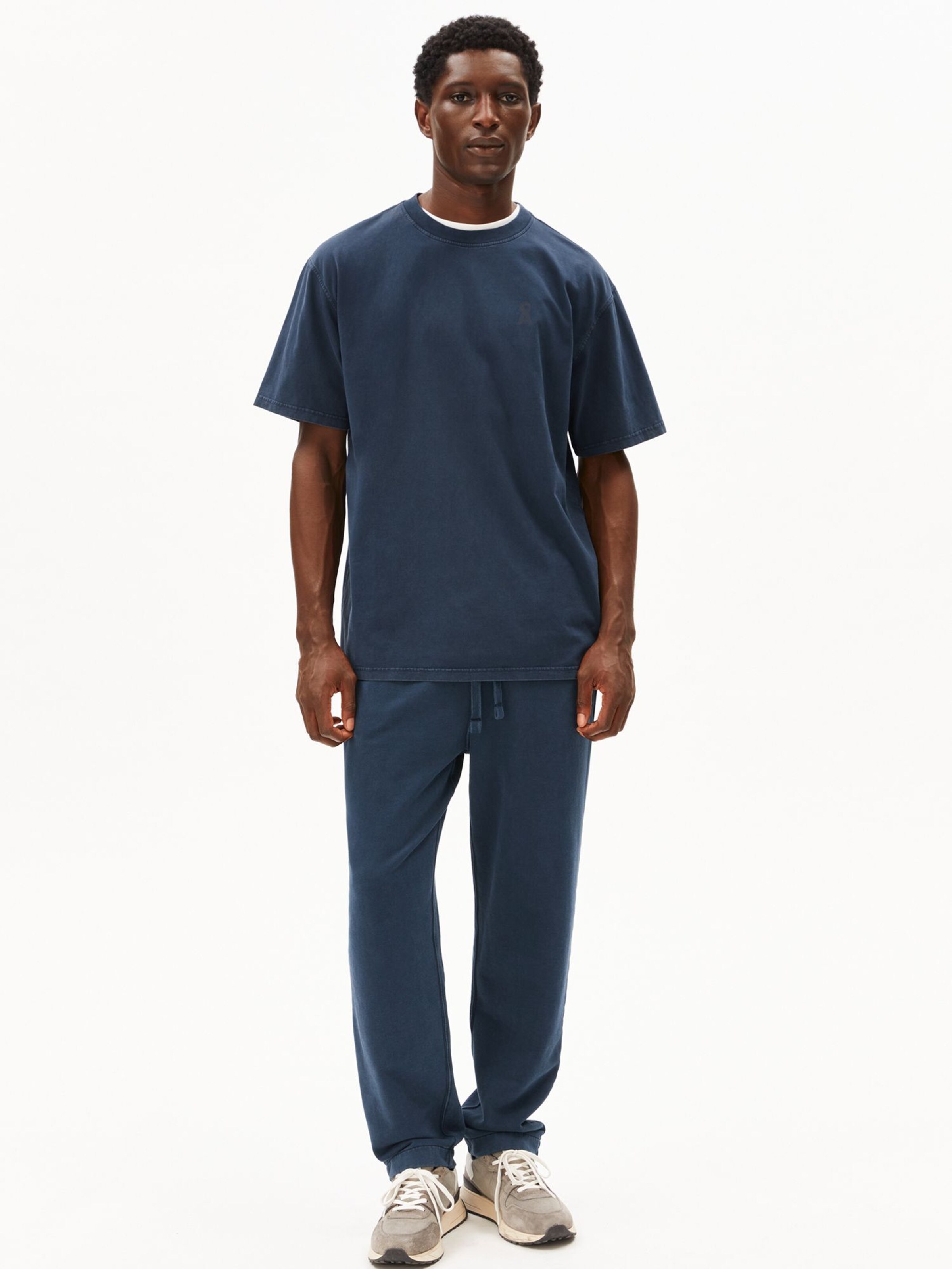 T-Shirt ARMEDANGELS en bleu : devant