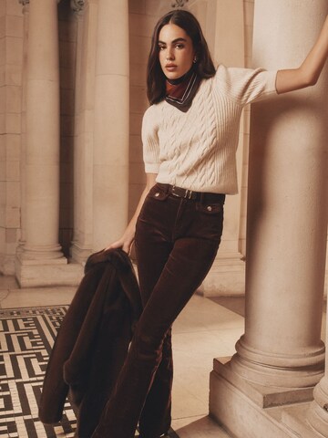 Lipsy Pullover in Beige