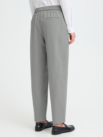 regular Pantaloni con piega frontale 'IHFAVA' di ICHI in grigio