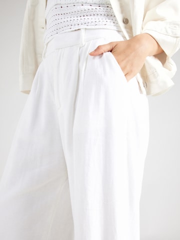 HOLLISTER Široke hlačnice Hlače z naborki | bela barva