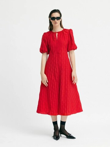 Robe ' BionaRS ' Résumé en rouge