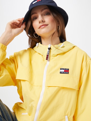 Tommy Jeans Between-Season Jacket 'Chicago' in Yellow