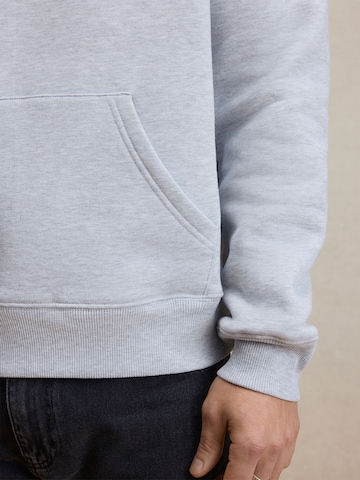 Sweat-shirt 'Arvid' DAN FOX APPAREL en gris