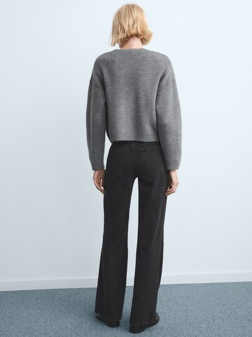 MANGO Разкроени Дънки 'DANILA' в черно