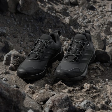 ADIDAS TERREX Lågsko 'Skychaser AX5' i grå