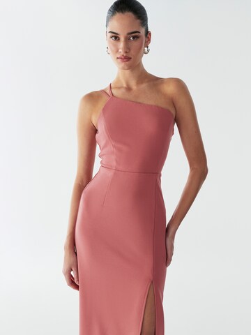 Rochie de seară 'Boston' de la BWLDR pe roșu