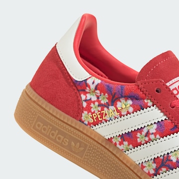 ADIDAS ORIGINALS Кроссовки 'Handball Spezial x Liberty London' в Красный