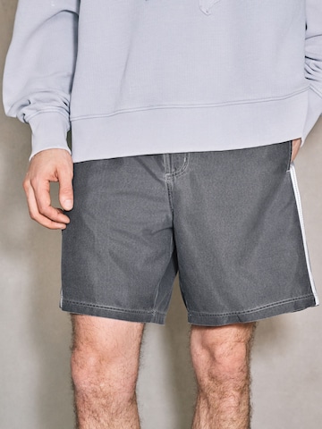 Boardshorts Next en gris : devant