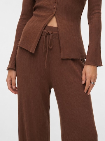 regular Pantaloni di VERO MODA in marrone