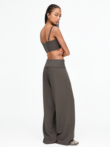 Top di Pull&Bear in grigio