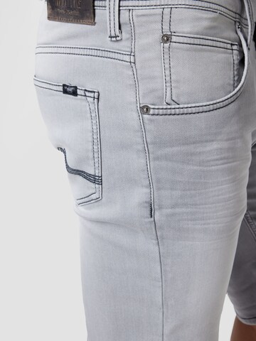 MUSTANG Regular Shorts 'Chicago' in Grau