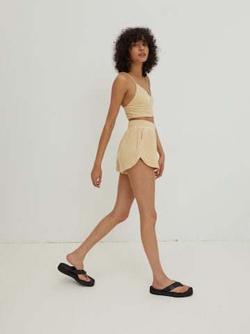 EDITED Regular Shorts 'Parker' in Beige