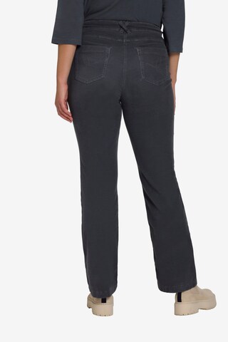 Ulla Popken Flared Jeans 'Marie' in Grey: front