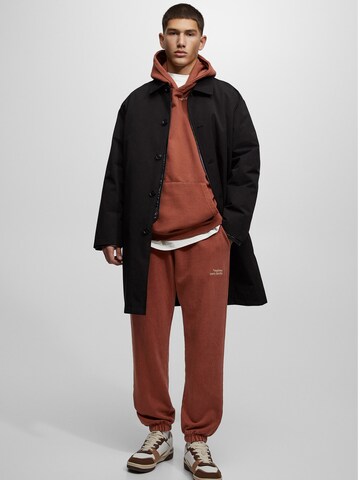 Tapered Pantaloni de la Pull&Bear pe roșu: față