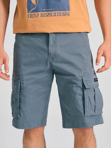 Regular Pantalon cargo Funky Buddha en gris : devant