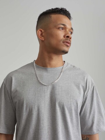 ABOUT YOU x Benny Cristo Shirt 'Claas' in Grey