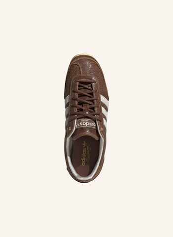 ADIDAS ORIGINALS - Sapatilhas baixas 'Japan' em castanho