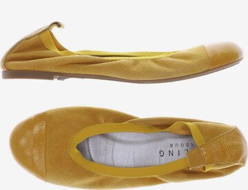 DARLING HARBOUR Flats & Loafers in 36 in Yellow: front