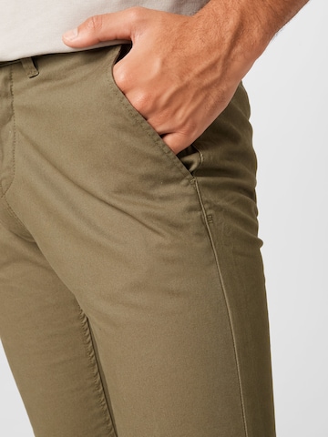 TOM TAILOR - Slimfit Calças chino em verde