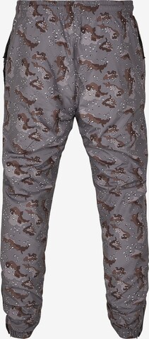 Effilé Pantalon Urban Classics en gris